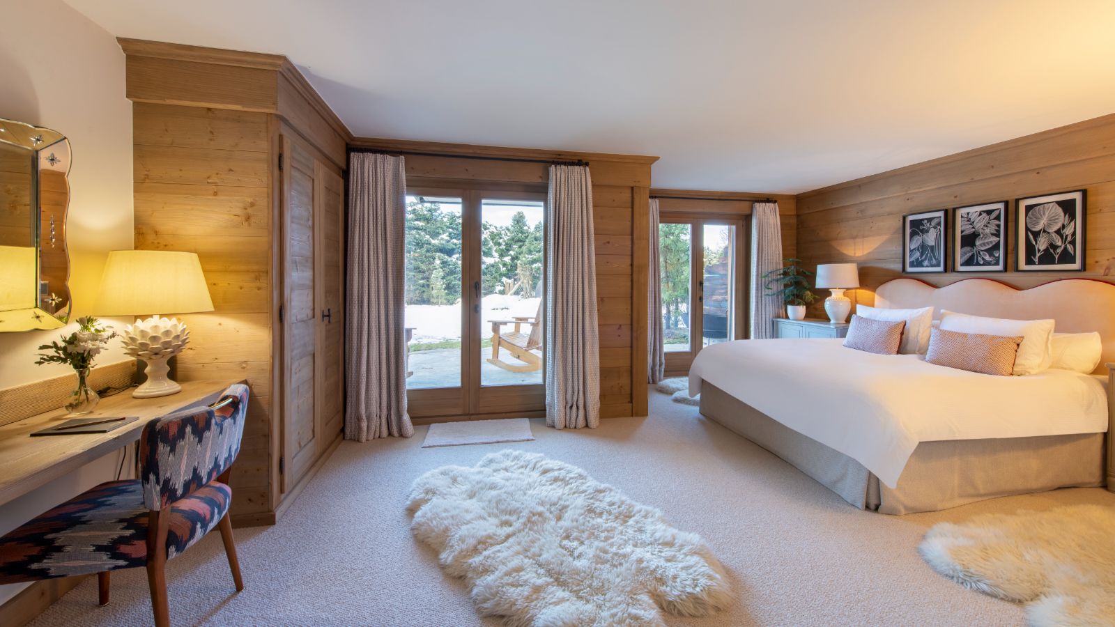 Luxury-Ski-Chalet-Verbier-Cantarella-Oxford-Ski-Bedroom (17).jpg
