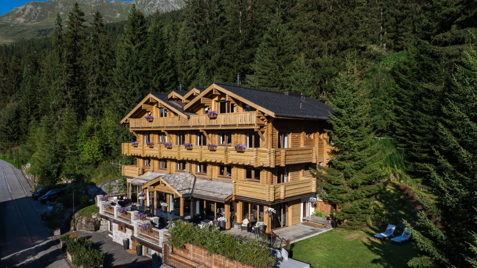 Luxury-Ski-Chalet-Verbier -The Lodge- Chalet-Chalet.jpg