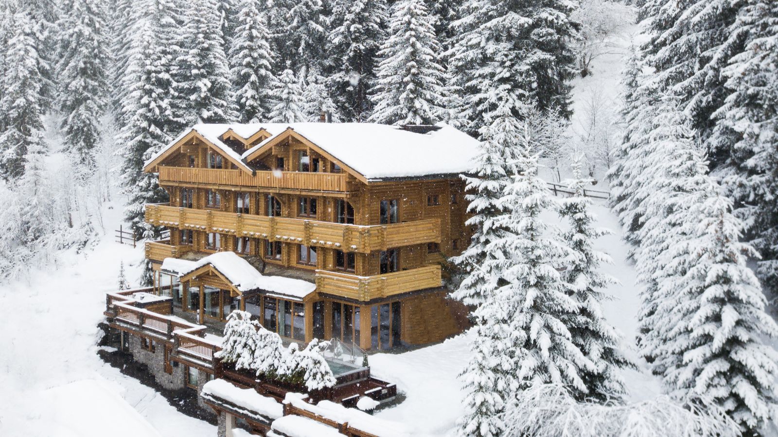 Luxury-Ski-Chalet-Verbier -The Lodge -OSC-Chalet (3).jpg