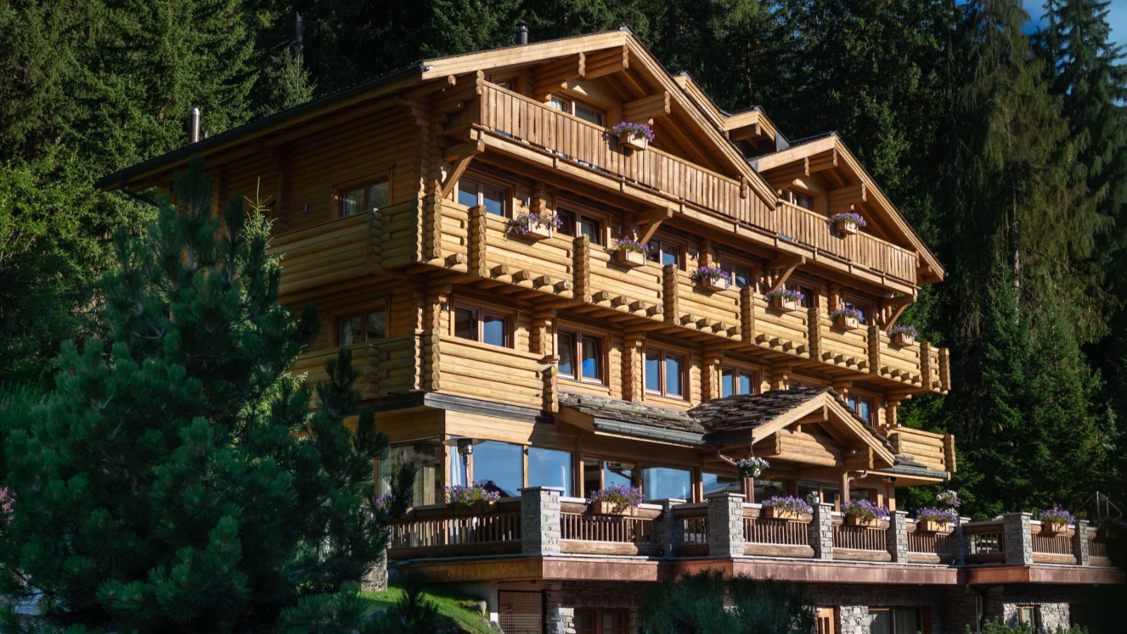 Luxury-Ski-Chalet-Verbier -The Lodge -OSC-Chalet.jpg