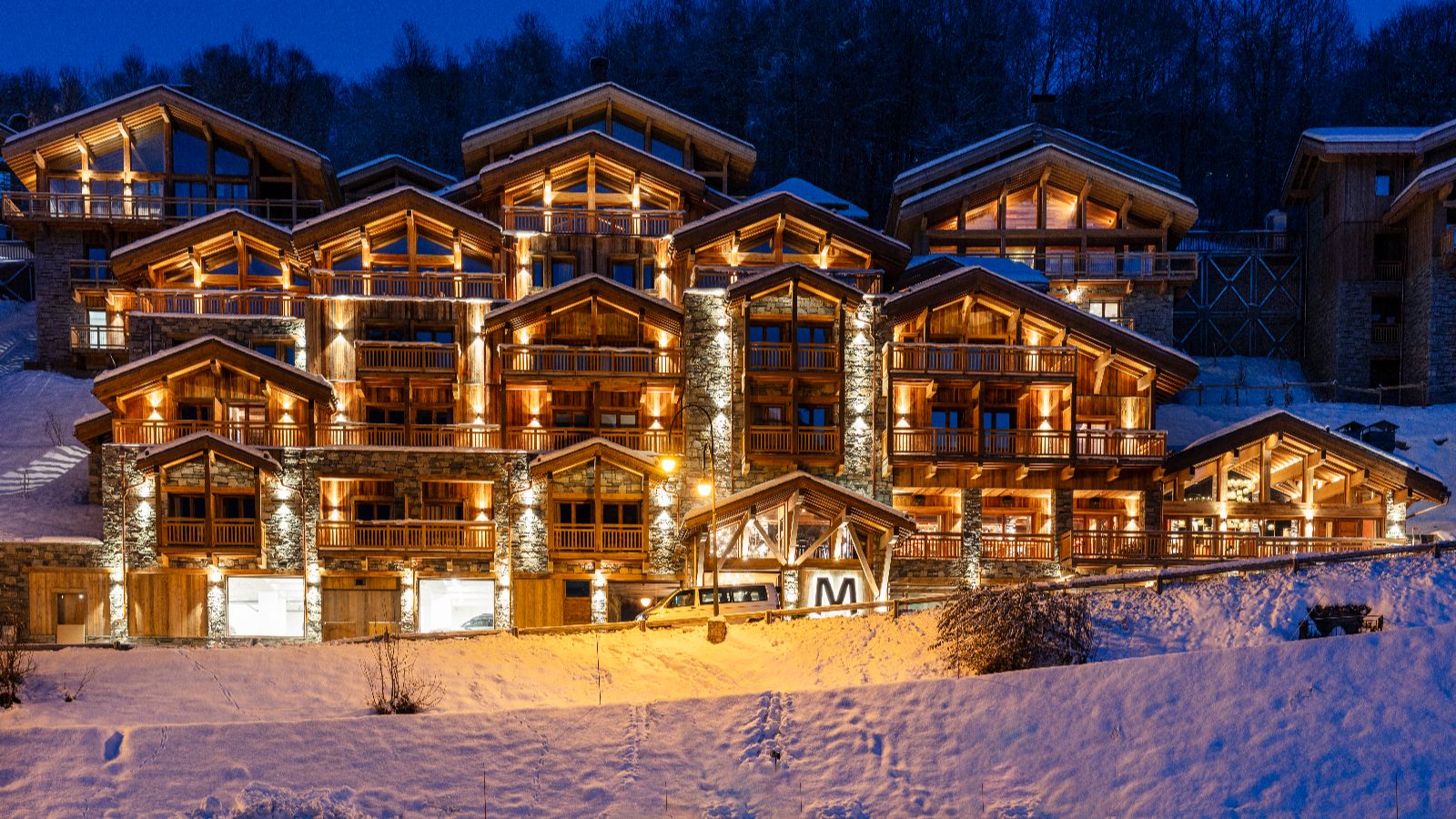 Luxury-Ski-Hotel-MLodge-OSC-Hotel.jpg