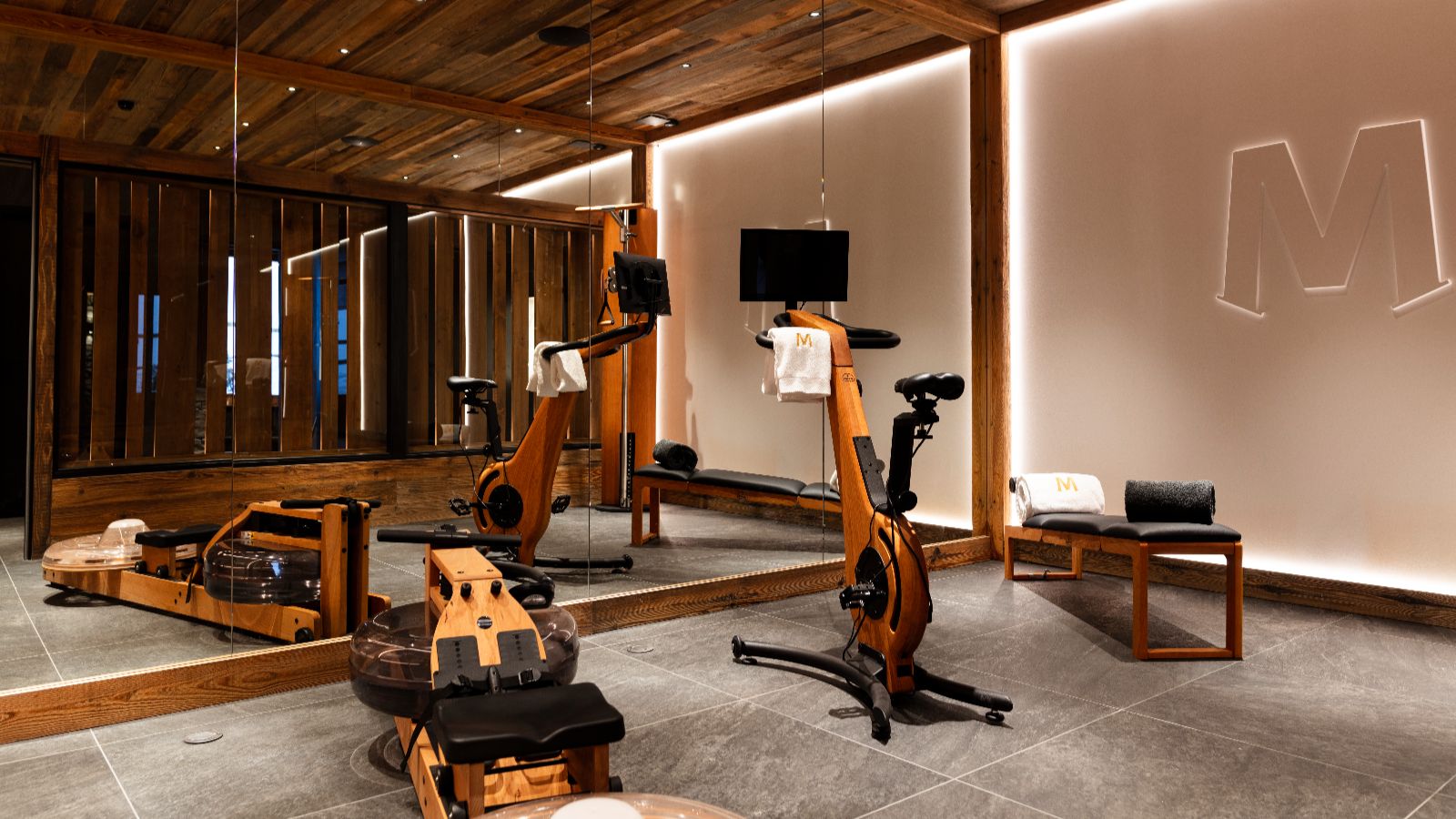 Luxury-Ski-Hotel-MLodge-OSC-Gym (3).jpg