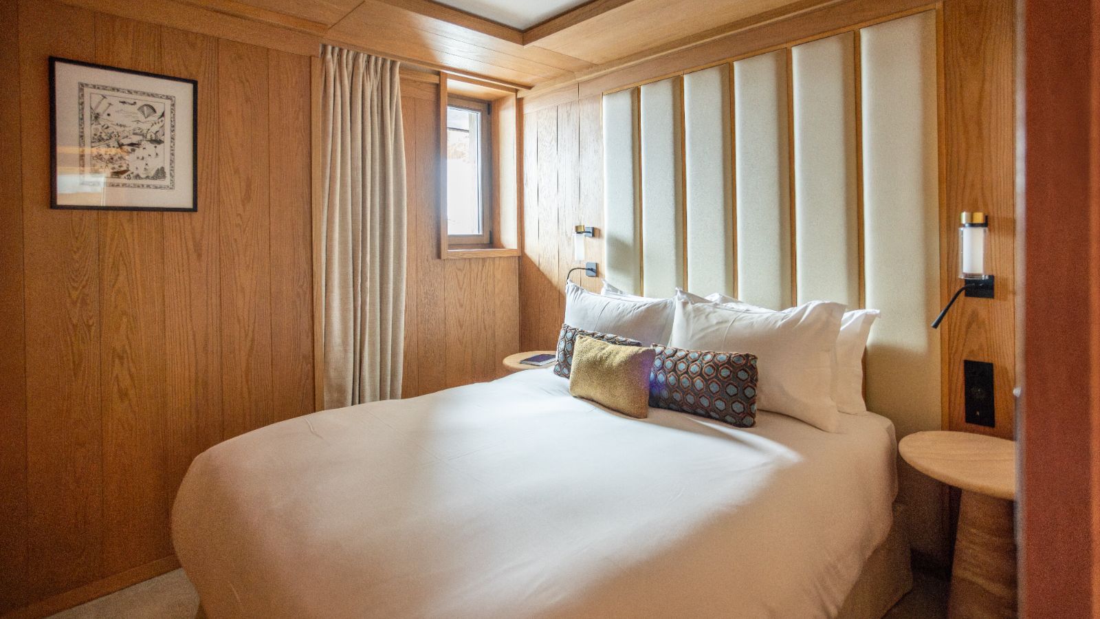 Luxury-Ski-Apartment-Courchevel-1850-Sasha-Apartment-3-Oxford-Ski-Bedroom (1).jpg