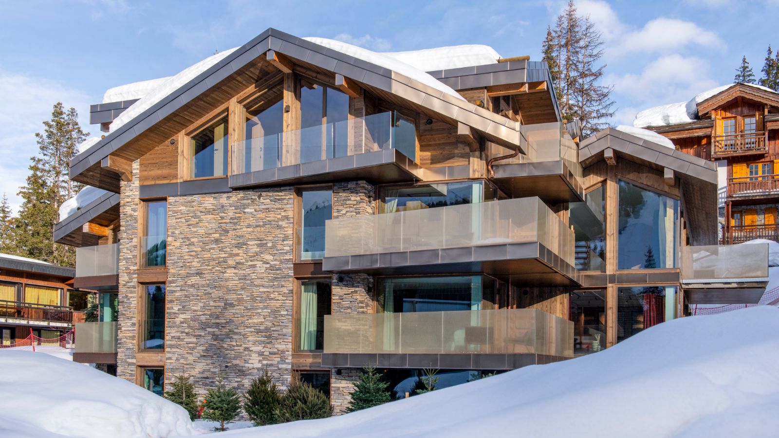 Luxury-Ski-Apartment-Courchevel-1850-Sasha-Apartment-3-Oxford-Ski-Exterior.jpg