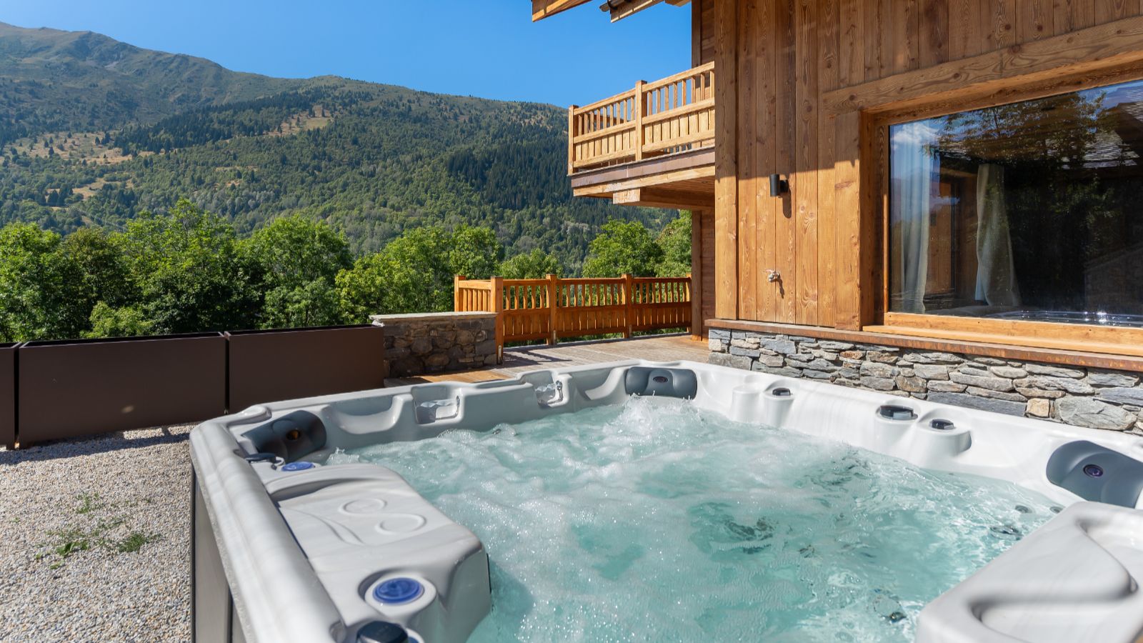 Luxury-Ski-Chalet-Meribel-Chalet-Carriaz-Oxford-Ski-Hot-Tub.jpg
