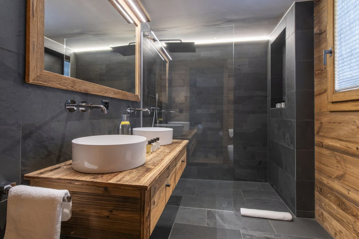 Luxury-Ski-Chalet-Verbier-Chalet Cortil-OSC-Bathroom.jpg