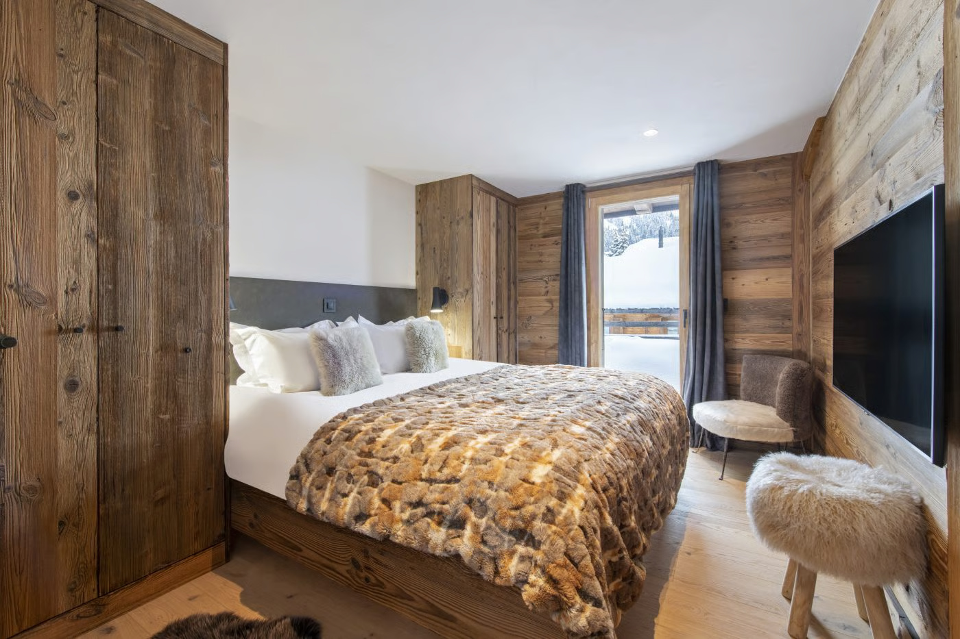 Luxury-Ski-Chalet-Verbier-Chalet Cortil-OSC-Bedroom.jpg
