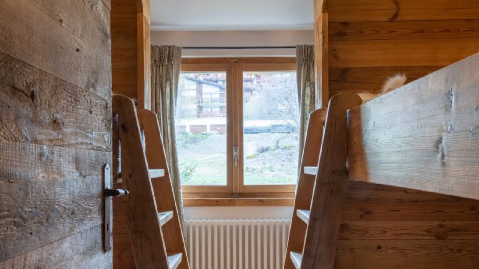 Luxury-Ski-Chalet-Verbier-Apartment Beausejour-OSC-bunkroom.jpg