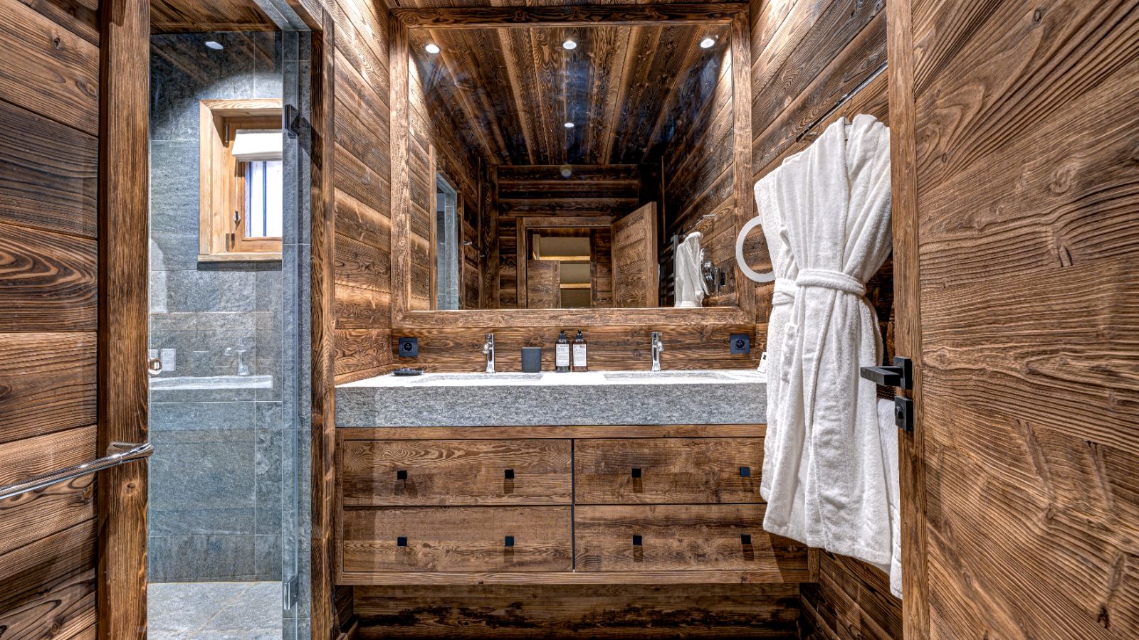 Luxruy-Ski-Chalet-Myriam-Meribel-OSC-Bathroom (3).jpg