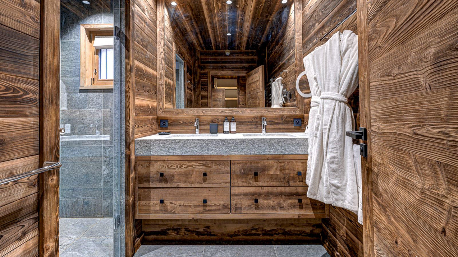 Luxruy-Ski-Chalet-Myriam-Meribel-OSC-Bathroom.jpg