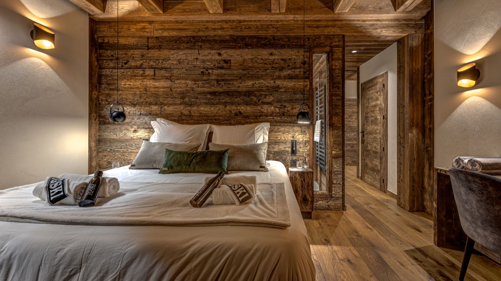Luxruy-Ski-Chalet-Myriam-Meribel-OSC-Bedroom1.jpg