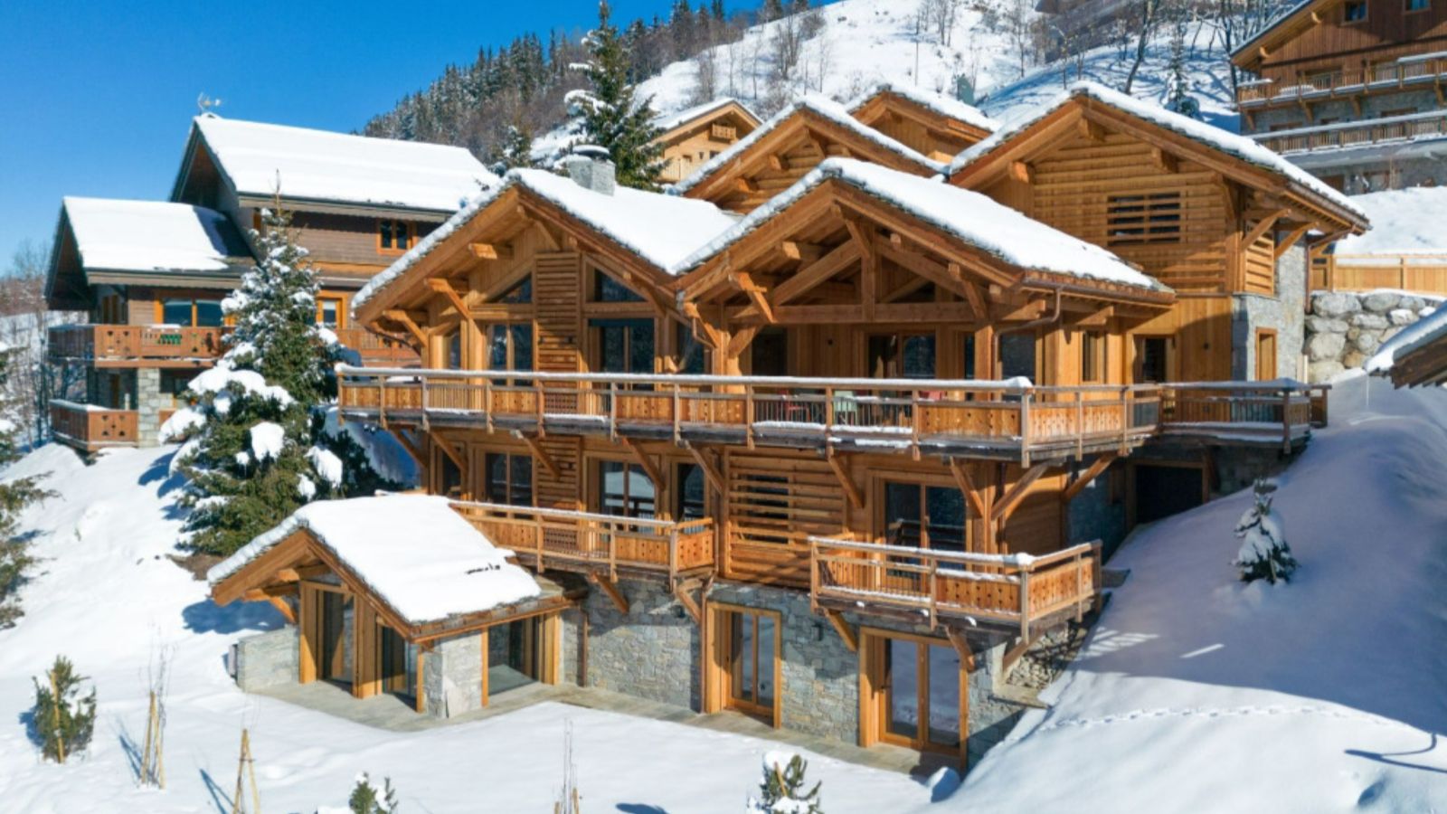 Luxruy-Ski-Chalet-Myriam-Meribel-OSC-Chalet (3).jpg