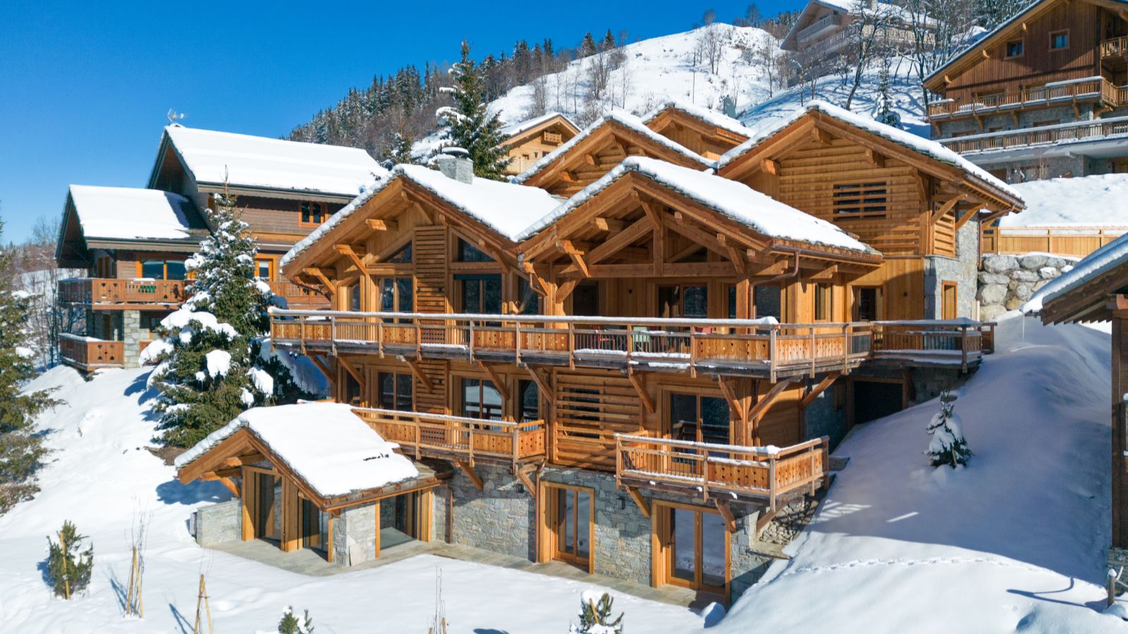Luxruy-Ski-Chalet-Myriam-Meribel-OSC-Chalet (5).jpg