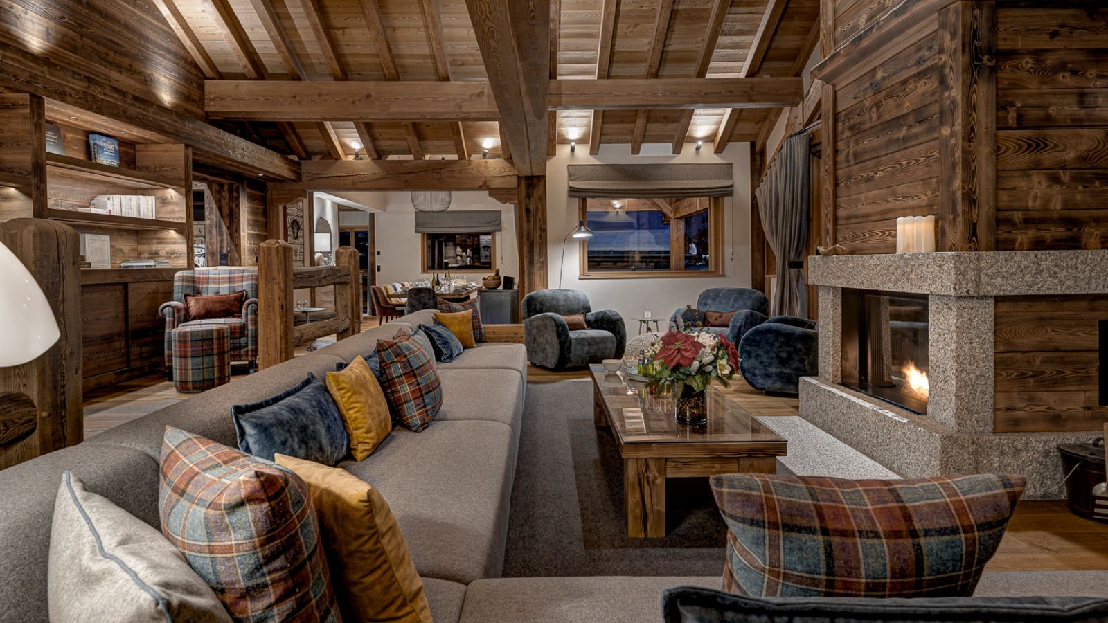 Luxruy-Ski-Chalet-Myriam-Meribel-OSC-Lounge (2).jpg