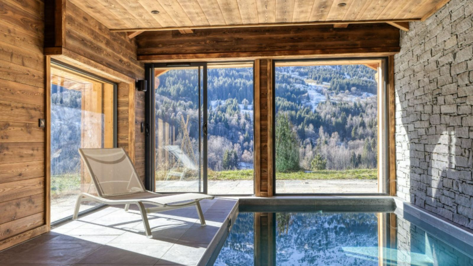 Luxruy-Ski-Chalet-Myriam-Meribel-OSC-Pool (2).jpg
