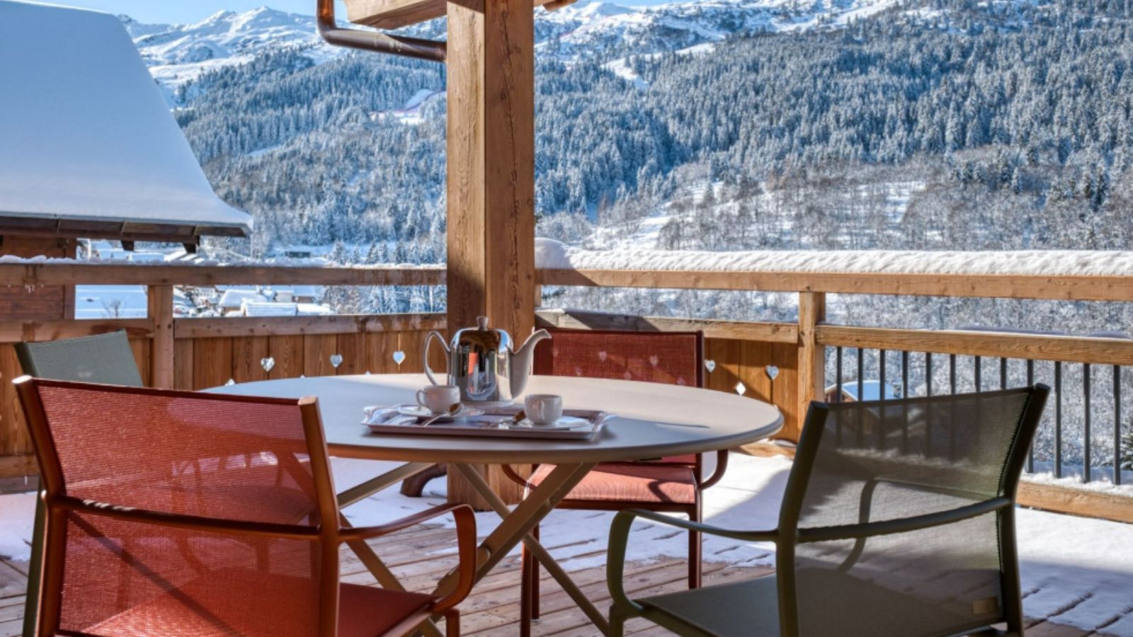 Luxruy-Ski-Chalet-Myriam-Meribel-OSC-Balcony.jpg