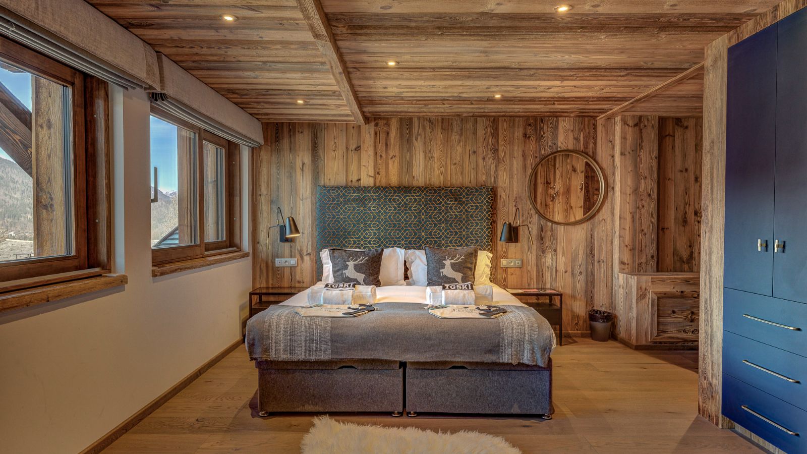 Luxury-Ski-Chalet-Morzine-Three Bears-OSC-Bedroom (3).jpg