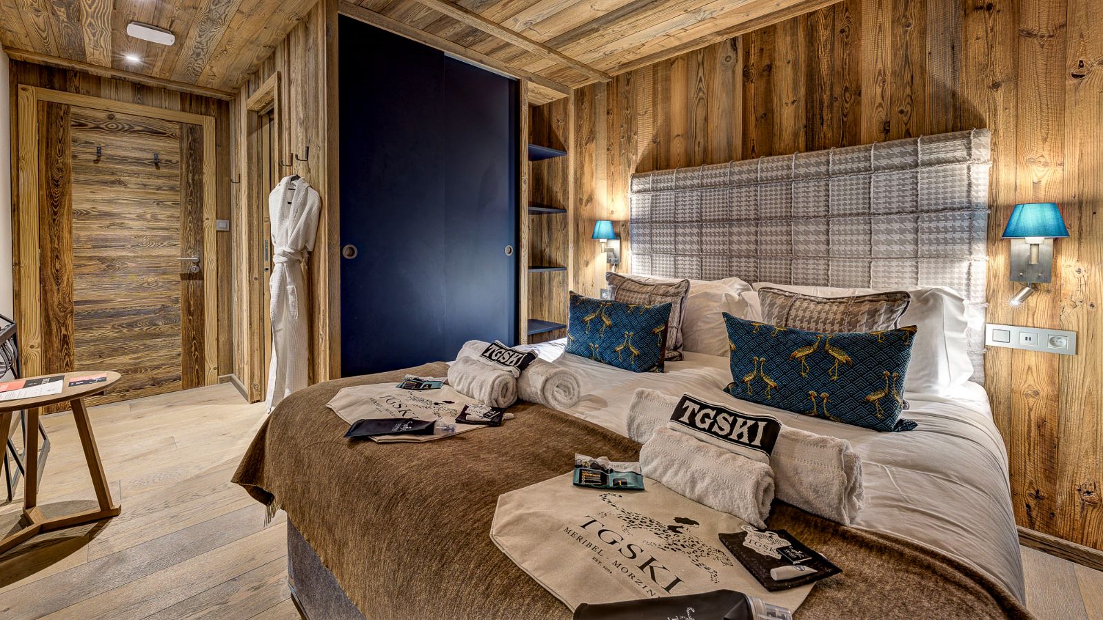 Luxury-Ski-Chalet-Morzine-Goldilocks-OSC-Bedroom (3).jpg