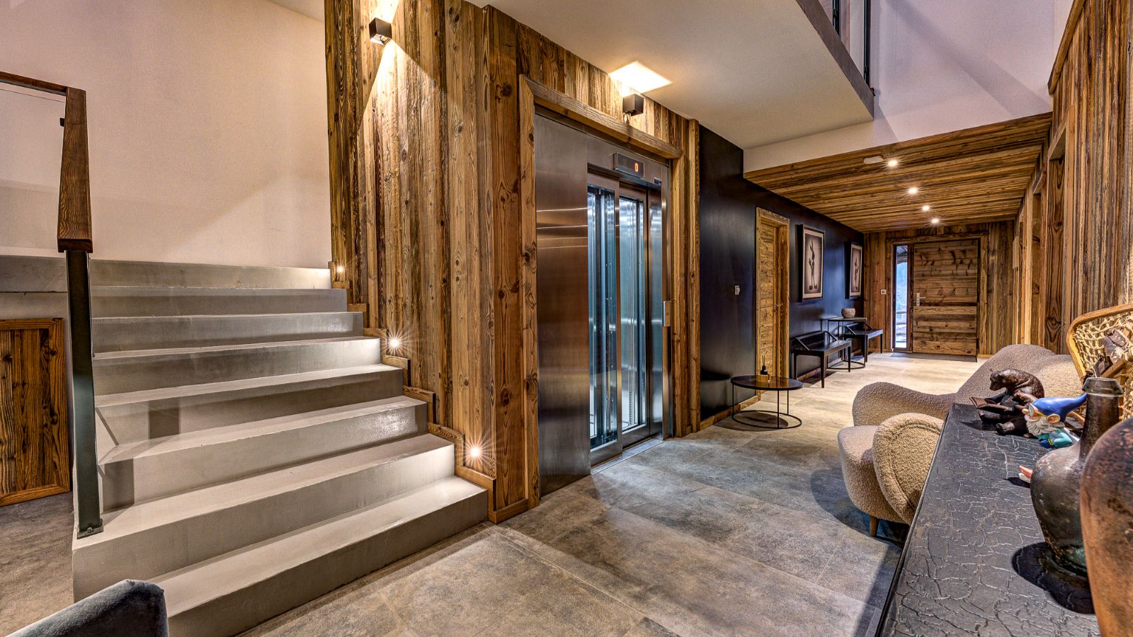 Luxury-Ski-Chalet-Morzine-Goldilocks-OSC-Hallway.jpg