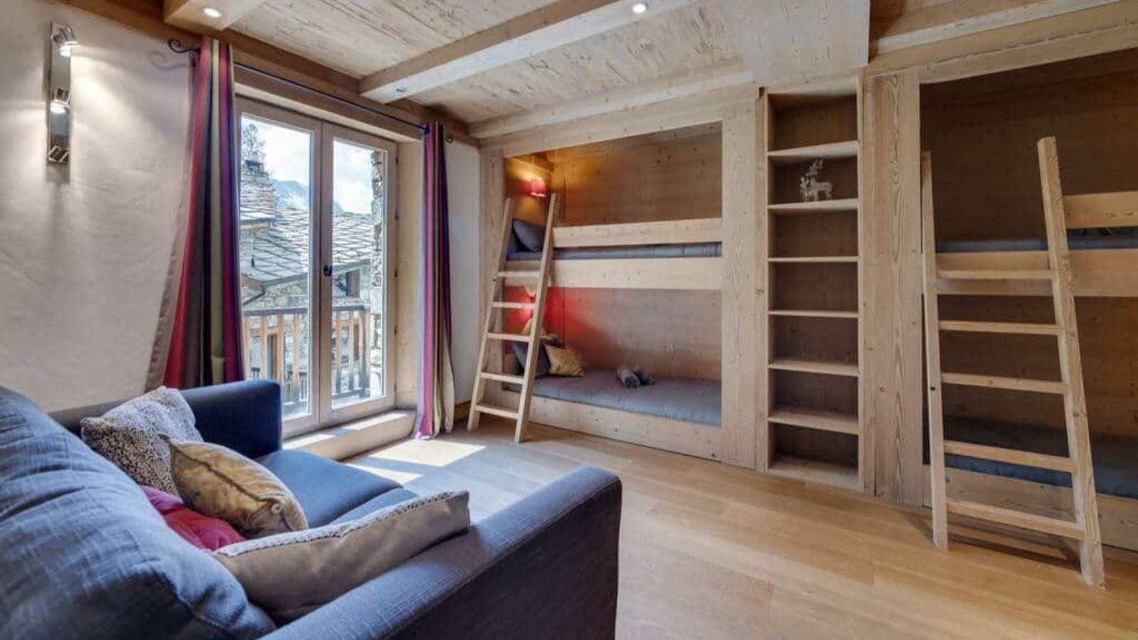 Luxury-Ski-Chalet-Vald'Isere-Chalet Vanoise-OSC-Bunkroom (3).jpg
