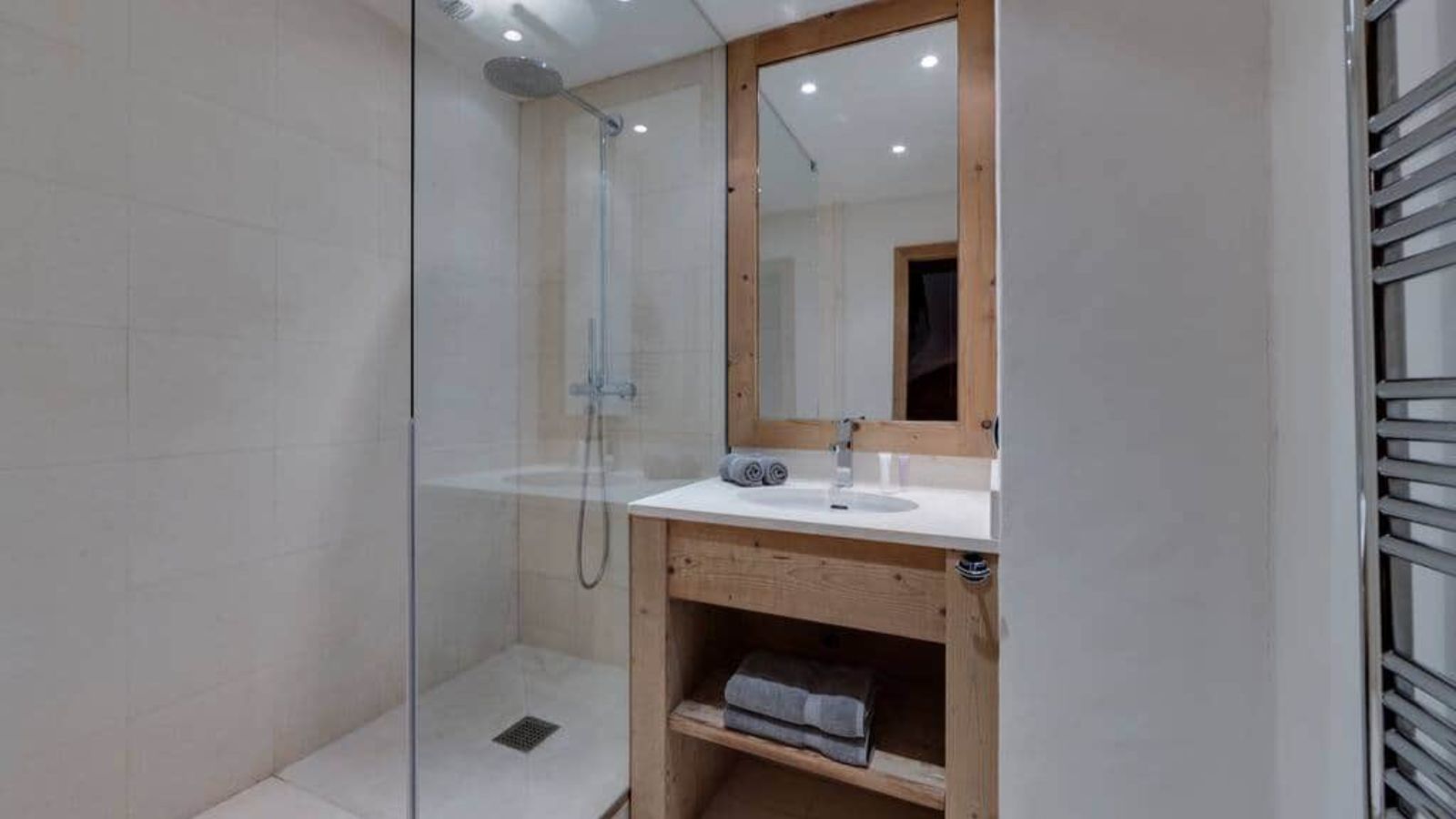 Luxury-Ski-Chalet-Vald'Isere-Chalet Vanoise-OSC-Bathroom (3).jpg