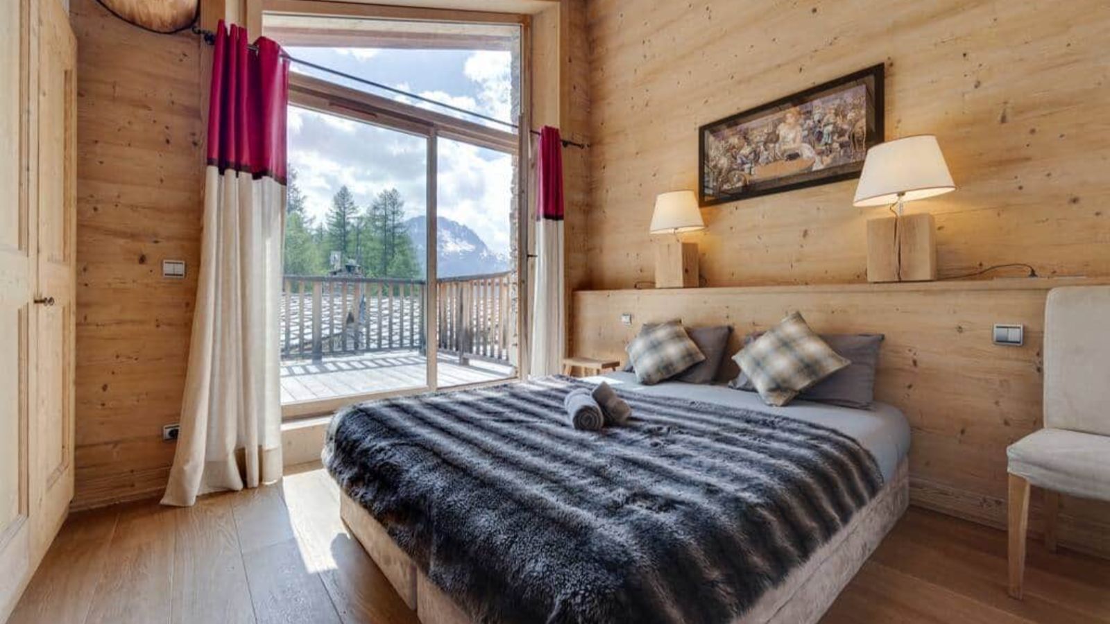 Luxury-Ski-Chalet-Vald'Isere-Chalet Vanoise-OSC-Bedroom (5).jpg