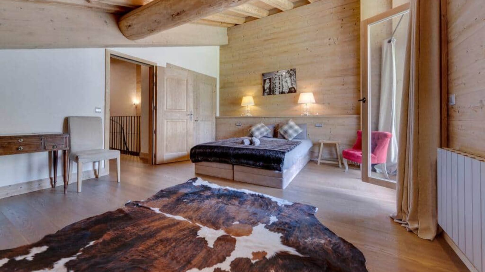 Luxury-Ski-Chalet-Vald'Isere-Chalet Vanoise-OSC-Bedroom (9).jpg