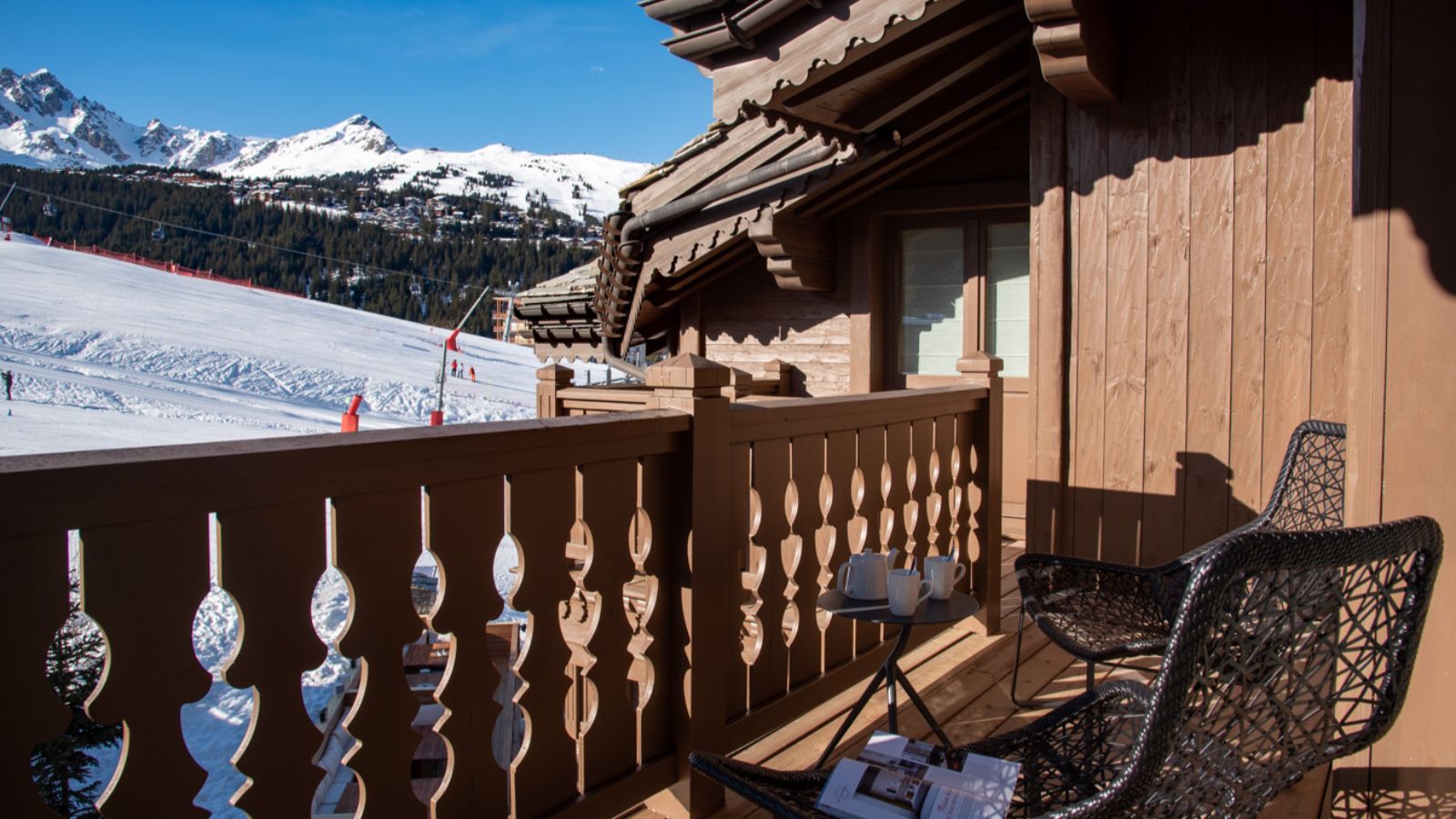 Luxury-Ski-Chalet-Courchevel-1650-Makalu-Oxford-Ski-Balcony.jpg