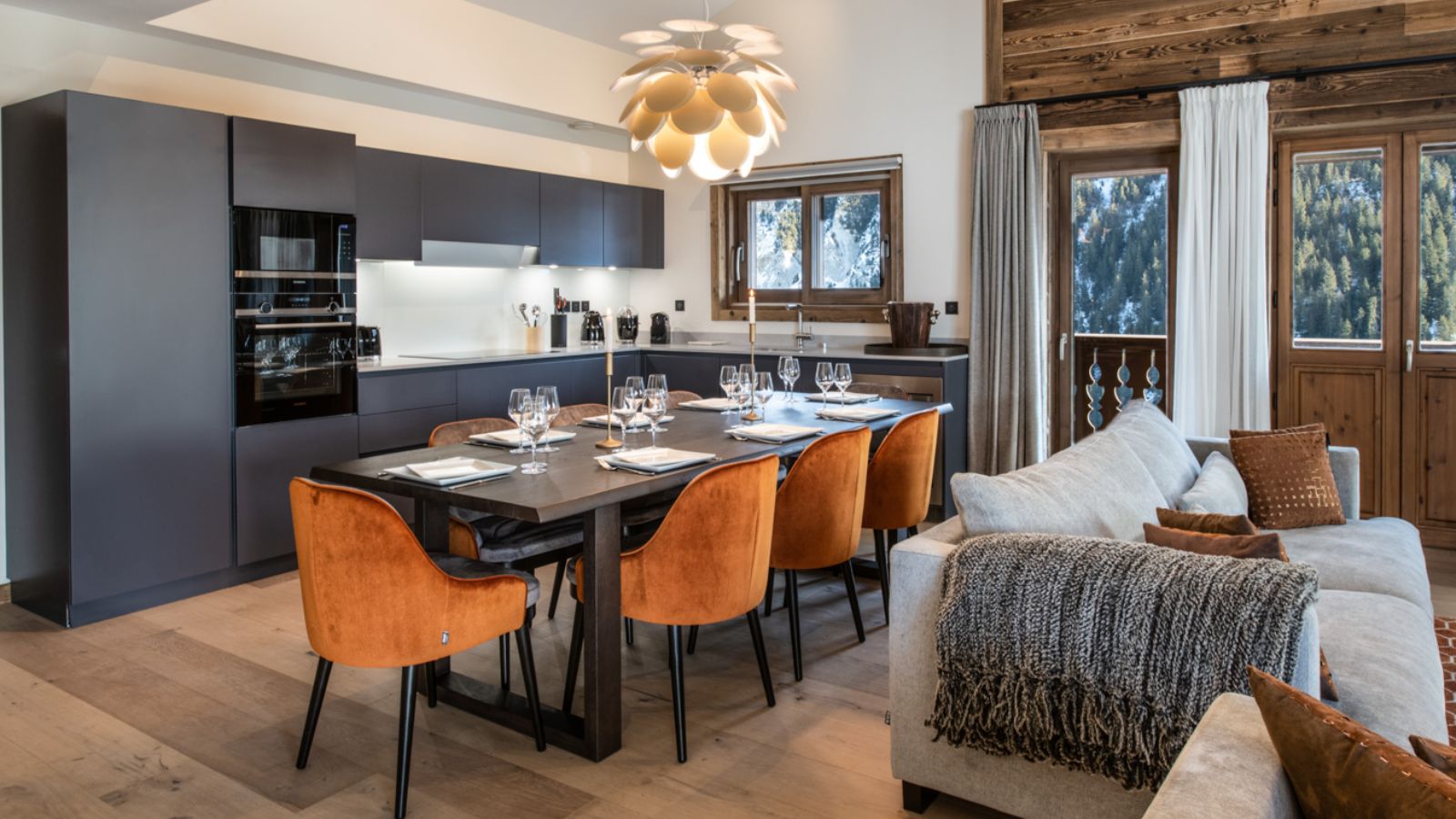 Luxury-Ski-Chalet-Courchevel-1650-Makalu-Oxford-Ski-Dining.jpg