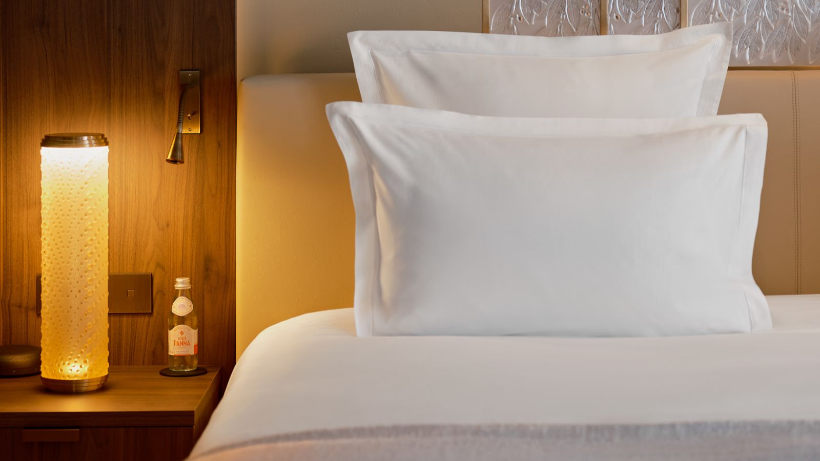 Luxury-Ski-Apartment-Courchevel 1850-Lalique Apartment, Maya Hotel-Bedroom2.jpg