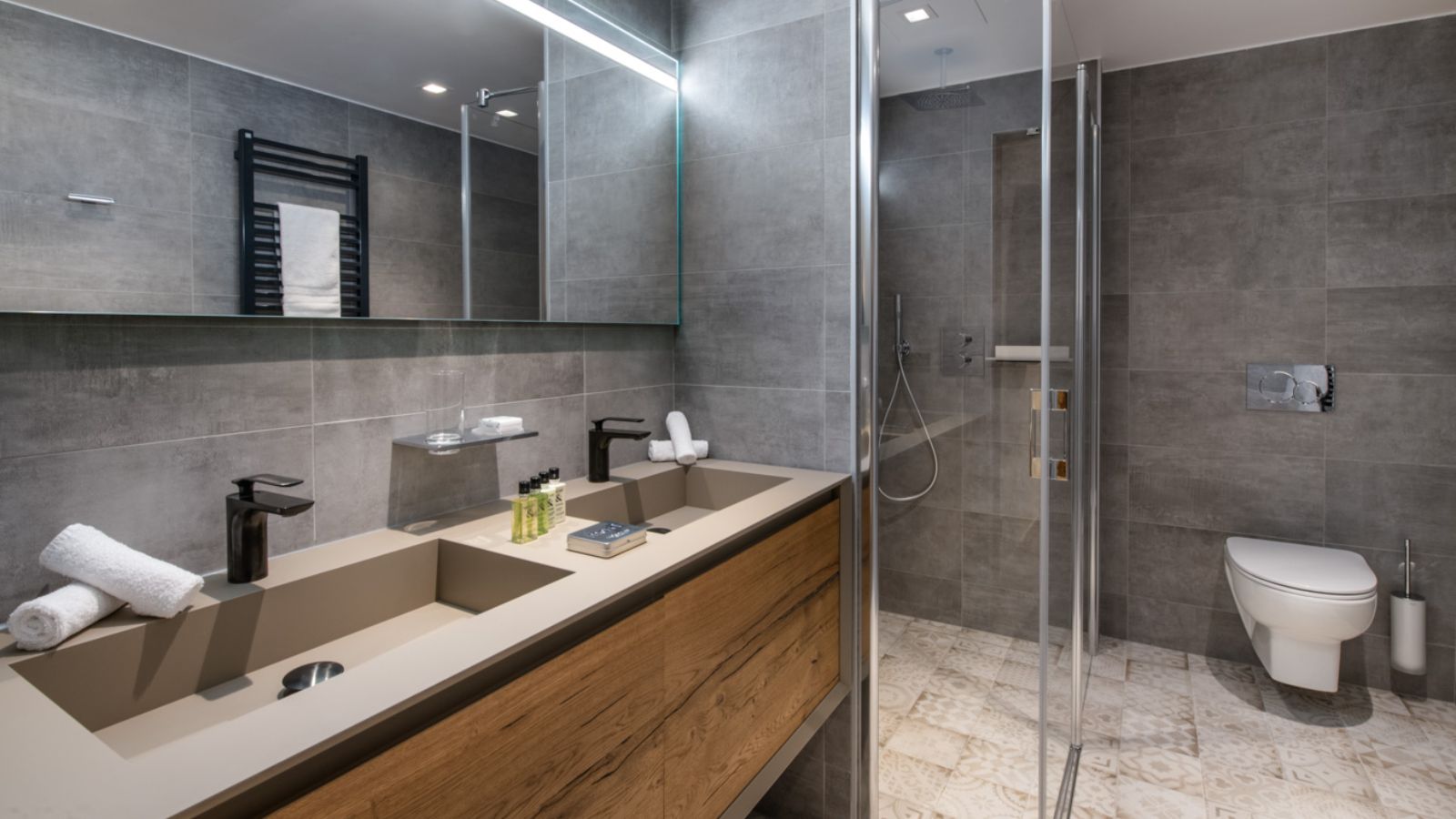 Luxury-Ski-Chalet-Courchevel-1650-Kinabalu-Oxford-Ski-Bathroom3.jpg