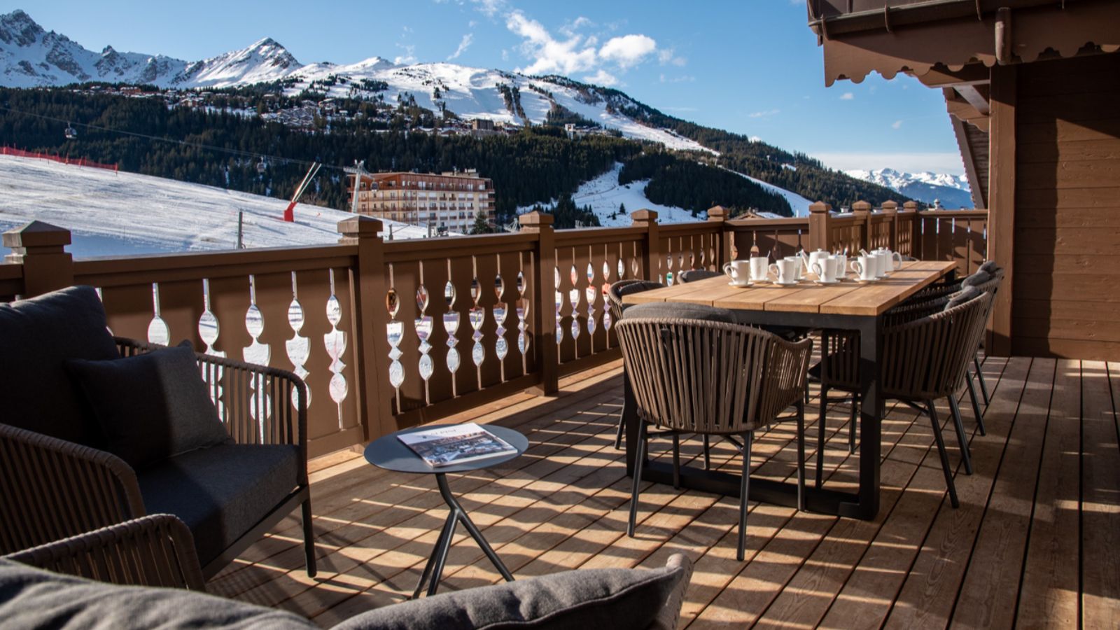 Luxury-Ski-Chalet-Courchevel-1650-Kinabalu-Oxford-Ski-Balcony.jpg
