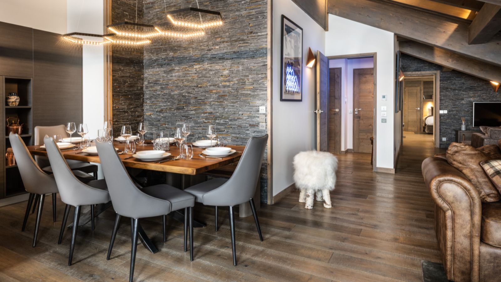 Luxury-Ski-Chalet-Courchevel-1650-Paragon-Le-C-Oxford-Ski-Dining.jpg