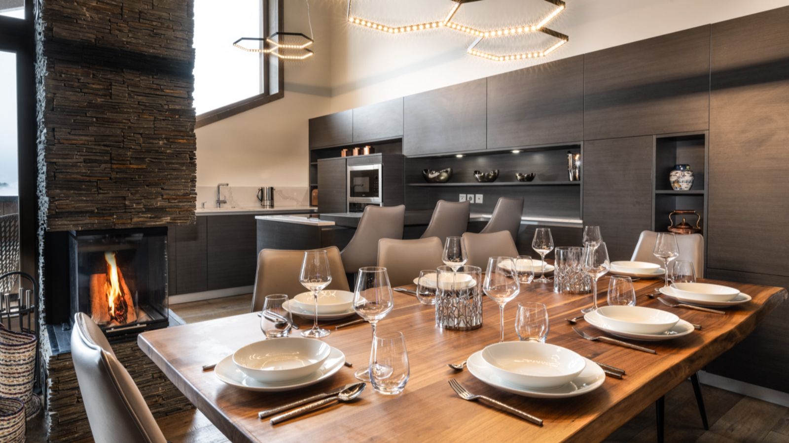 Luxury-Ski-Chalet-Courchevel-1650-Paragon-Le-C-Oxford-Ski-Dining2.jpg