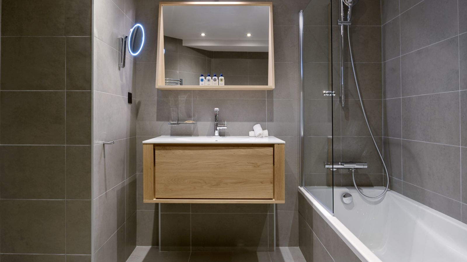 Luxury-Ski-Chalet-Courchevel-1650-Koh-I-Nor-Oxford-Ski-Bathroom.jpg
