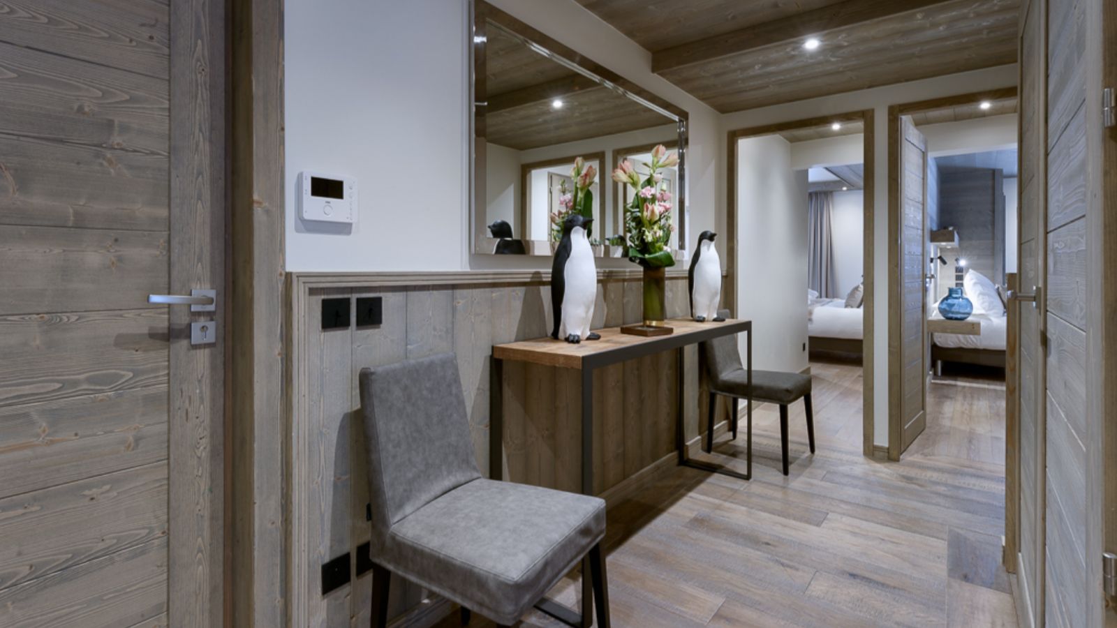Luxury-Ski-Chalet-Courchevel-1650-Koh-I-Nor-Oxford-Ski-Hall.jpg