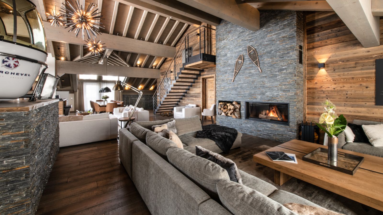 Luxury-Ski-Chalet-Courchevel-1650-D15-Penthouse-Le-C-Resort-Oxford-Ski-Lounge3.jpg