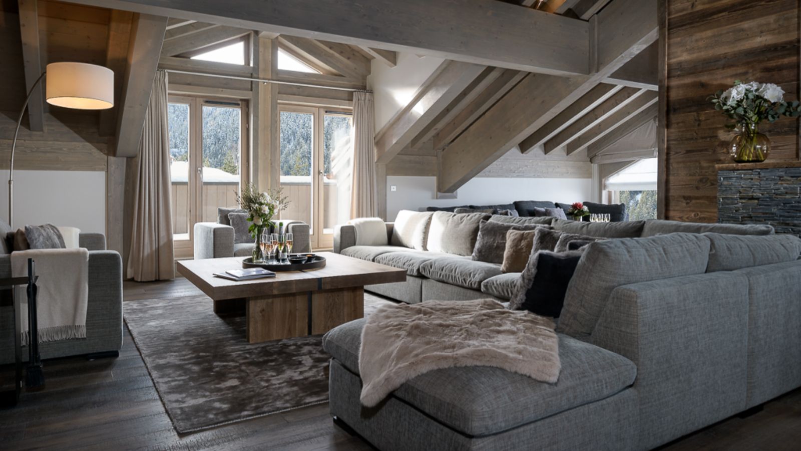 Luxury-Ski-Chalet-Courchevel-1650-D15-Penthouse-Le-C-Resort-Oxford-Ski-Lounge6.JPG