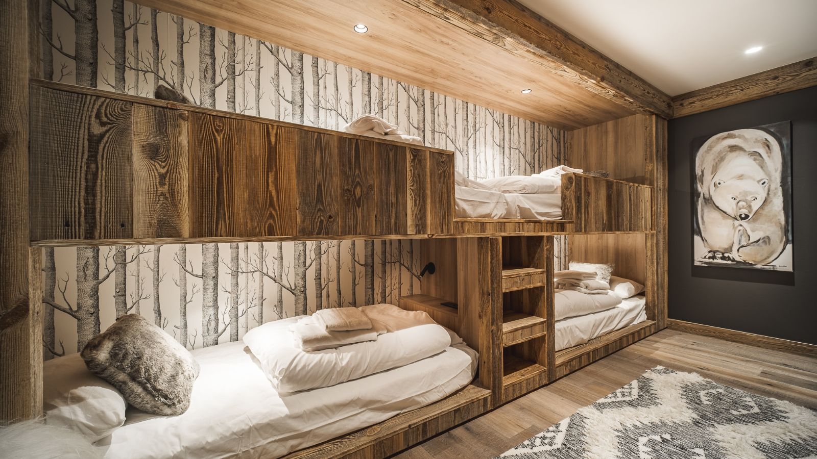 Luxury-Ski-Chalet-Tignes-ChaletArolla-OSC-Bunkroom.jpg