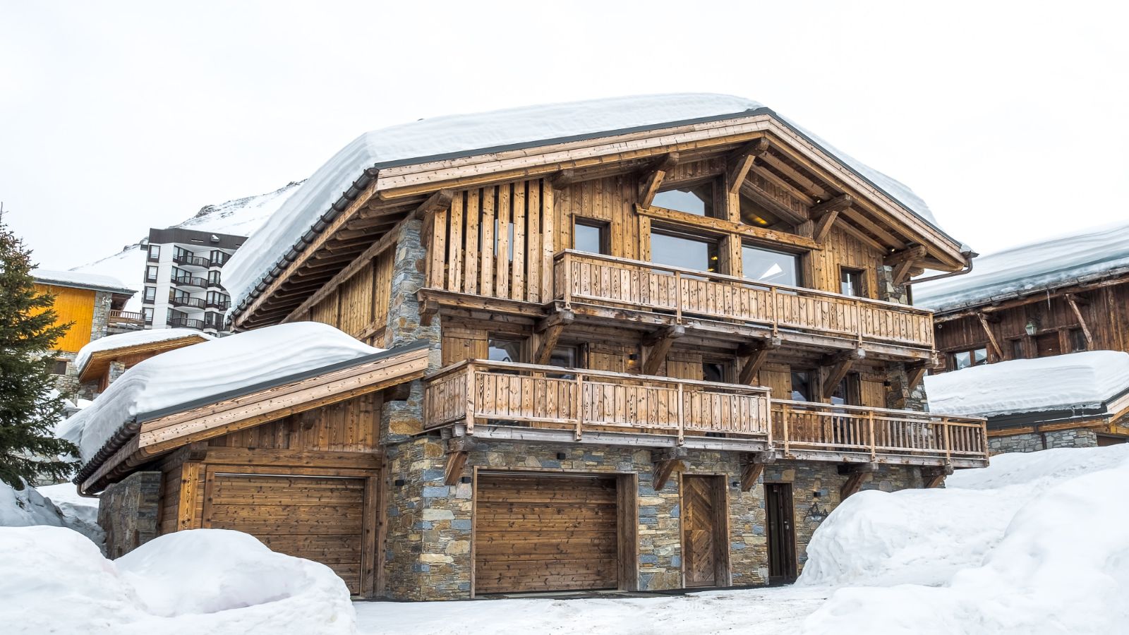Luxury-Ski-Chalet-Tignes-ChaletArolla-OSC-Chalet (2).jpg