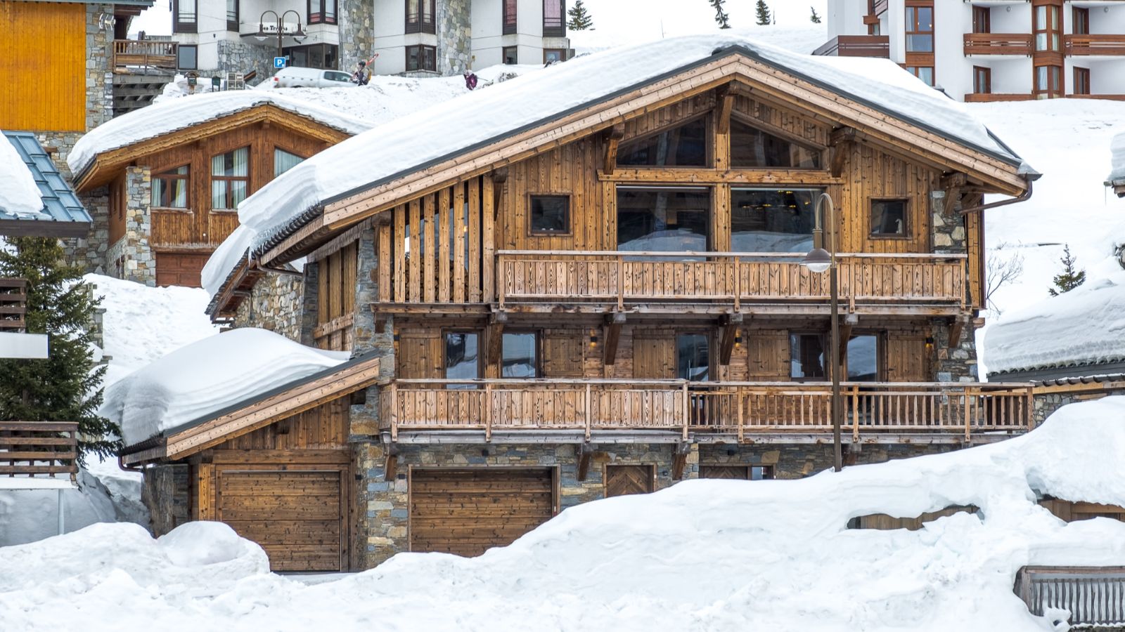 Luxury-Ski-Chalet-Tignes-ChaletArolla-OSC-Chalet (3).jpg