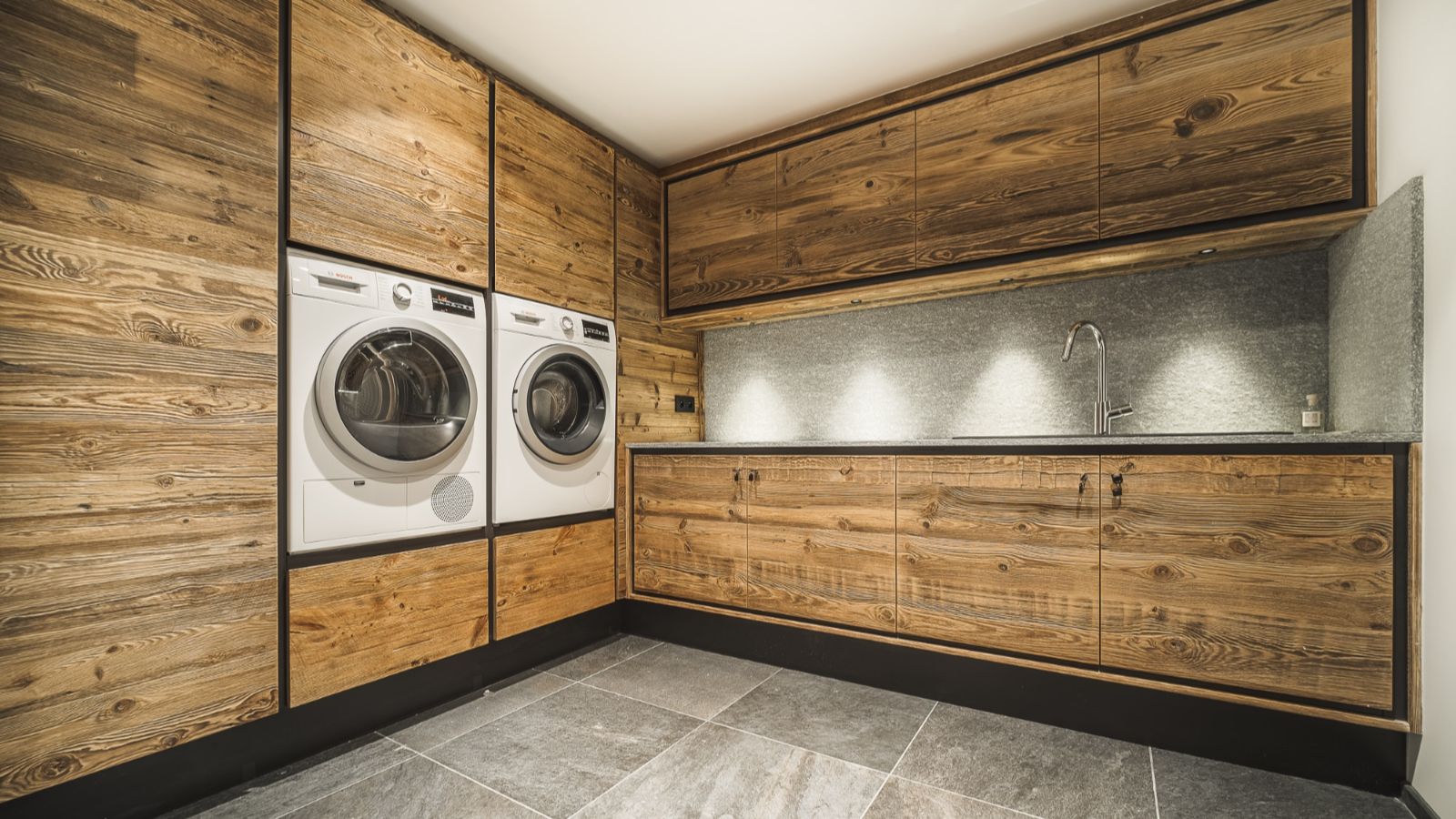 Luxury-Ski-Chalet-Tignes-ChaletArolla-OSC-Laundry.jpg