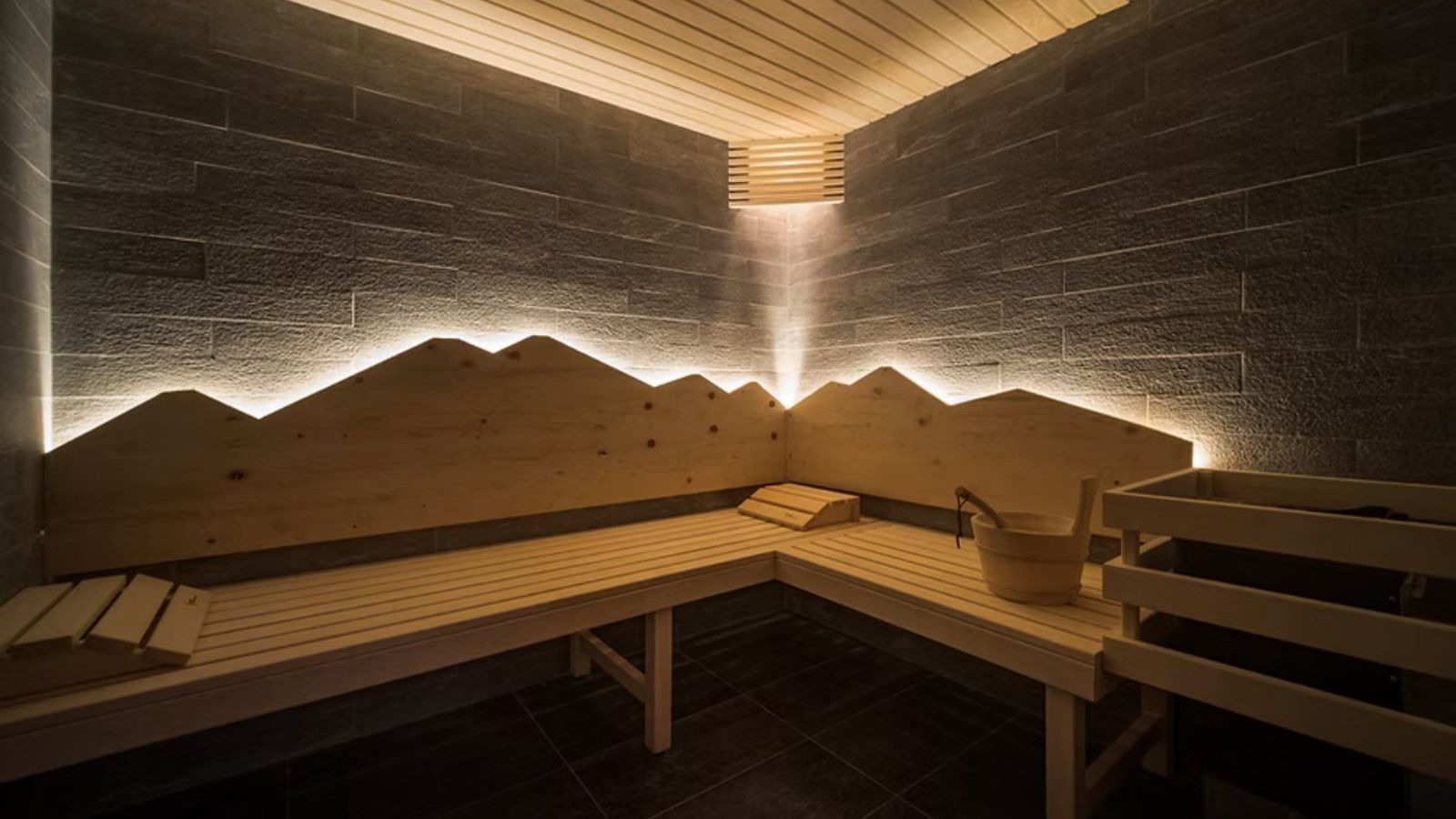 Luxury-Ski-Chalet-Tignes-ChaletArolla-OSC-Sauna.jpeg