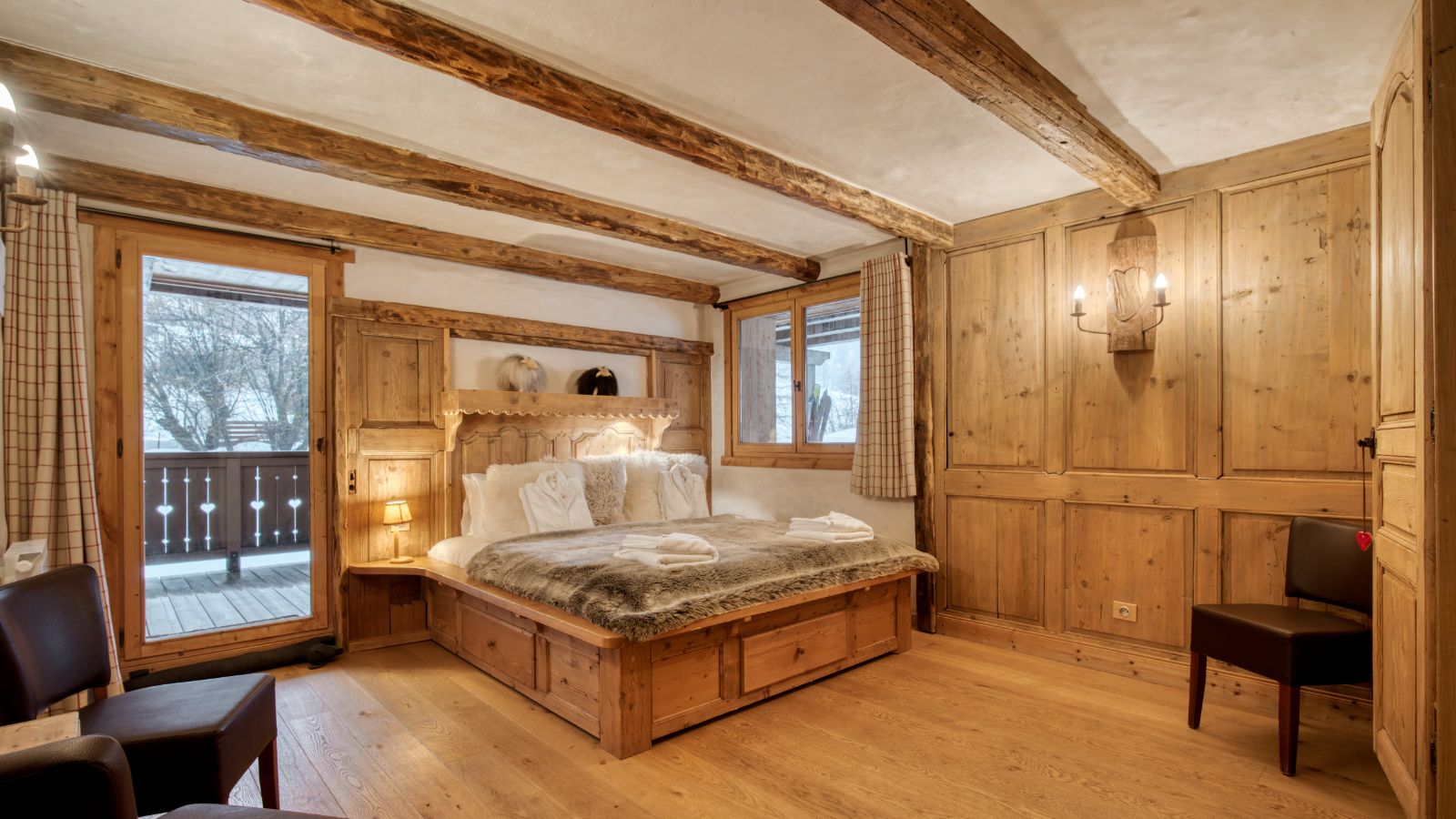 Luxury-Ski-Chalet-Vald'Isere-Chalet-Ananda-OSC- Bedroom.jpg