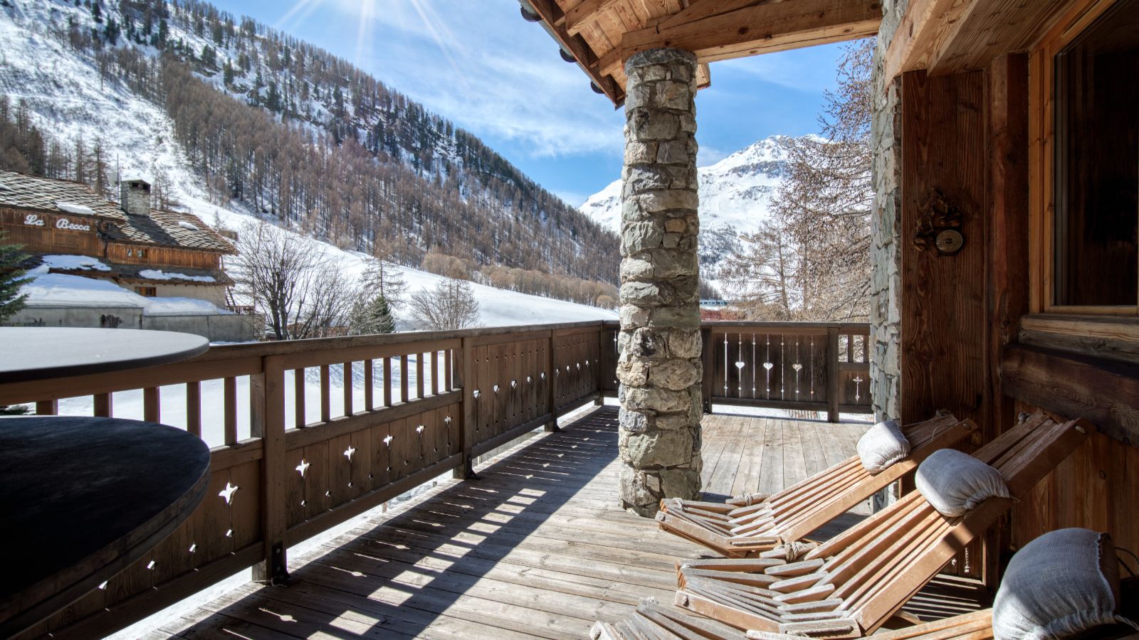 Luxury-Ski-Chalet-Vald'Isere-Chalet-Ananda-OSC-Balcony.jpg