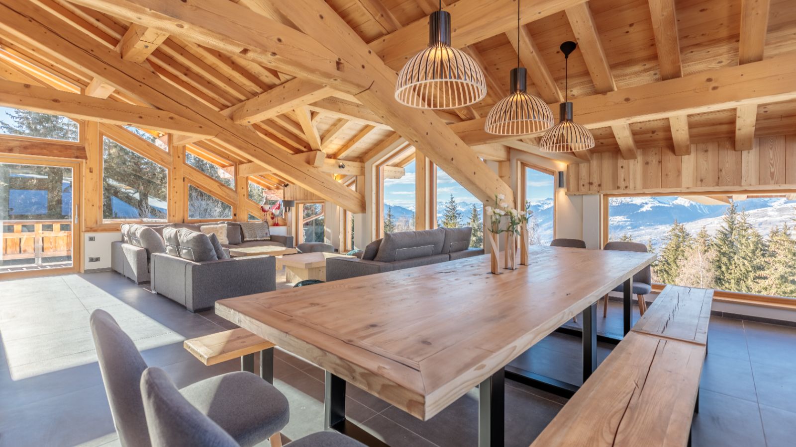 Luxury-Ski-Chalet-Les-Arc-Chalet-La -Source-arc-1800- OSC-Dinnig.jpg