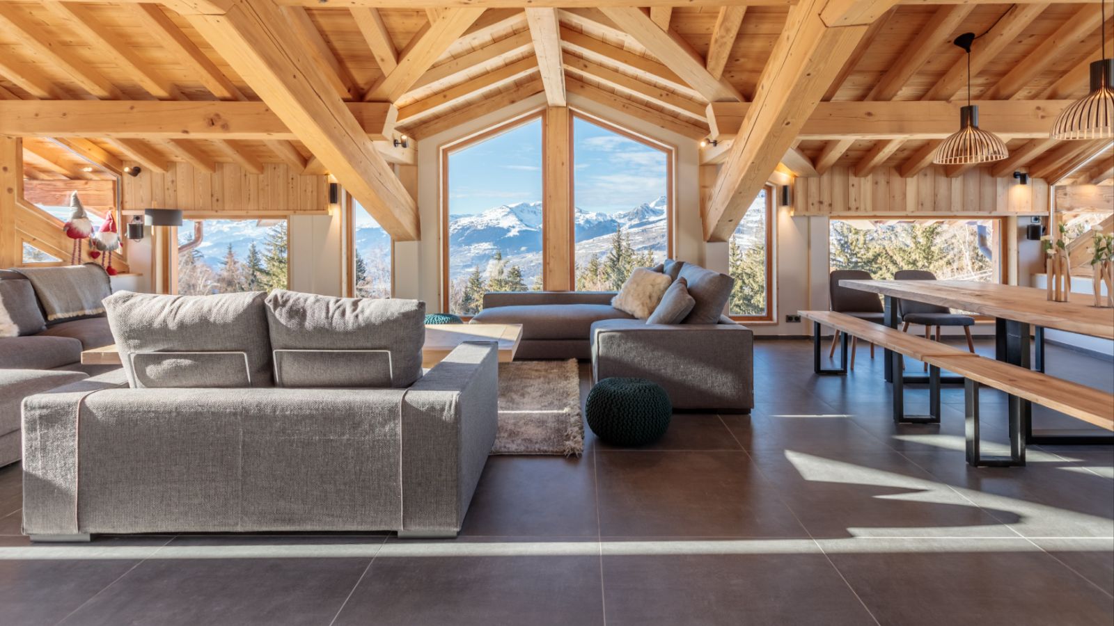 Luxury-Ski-Chalet-Les-Arc-Chalet-La -Source-arc-1800- OSC-Lounge.jpg