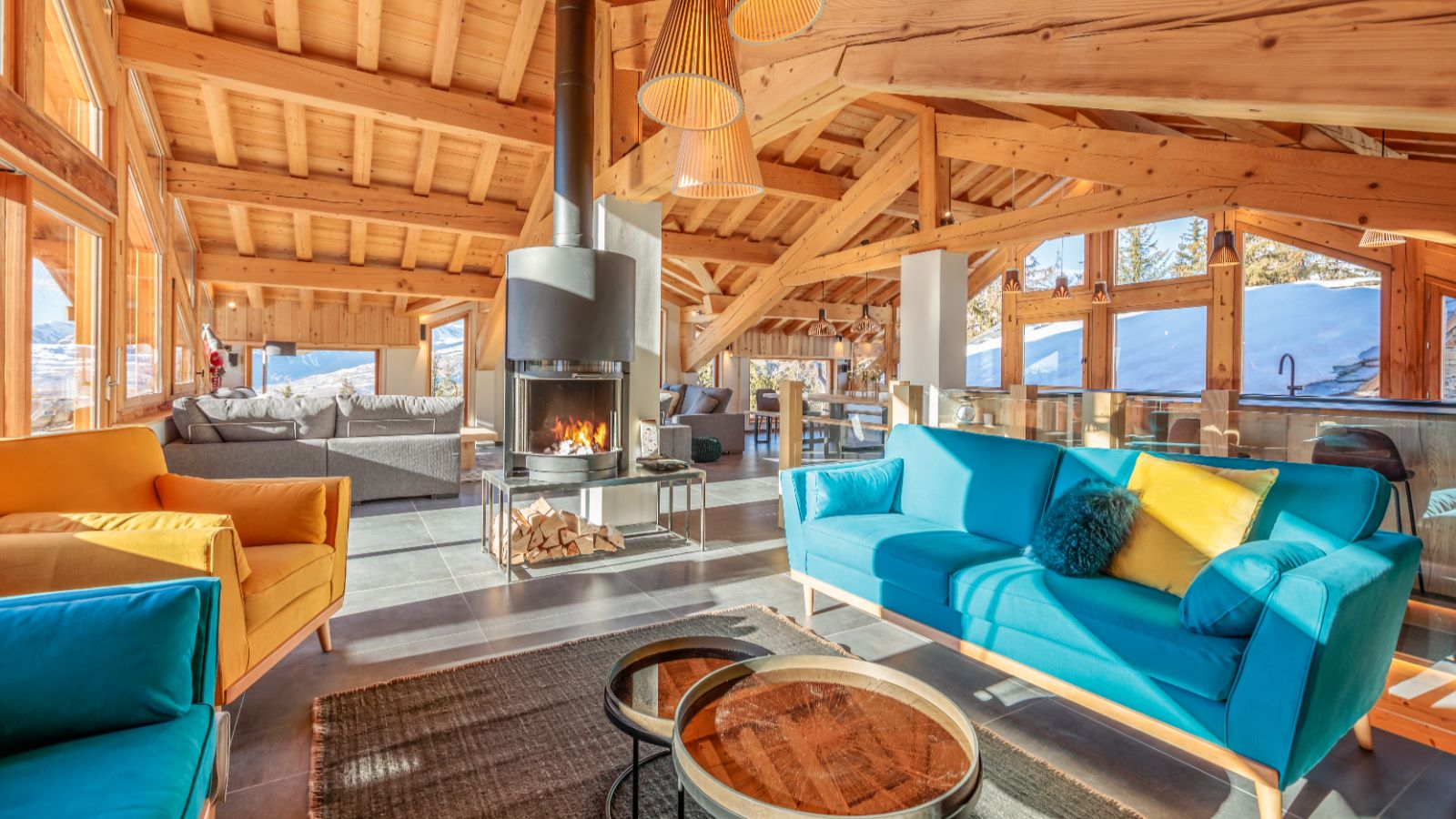 Luxury-Ski-Chalet-Les-Arc-Chalet-La -Source-arc-1800- OSC-Lounge1.jpg
