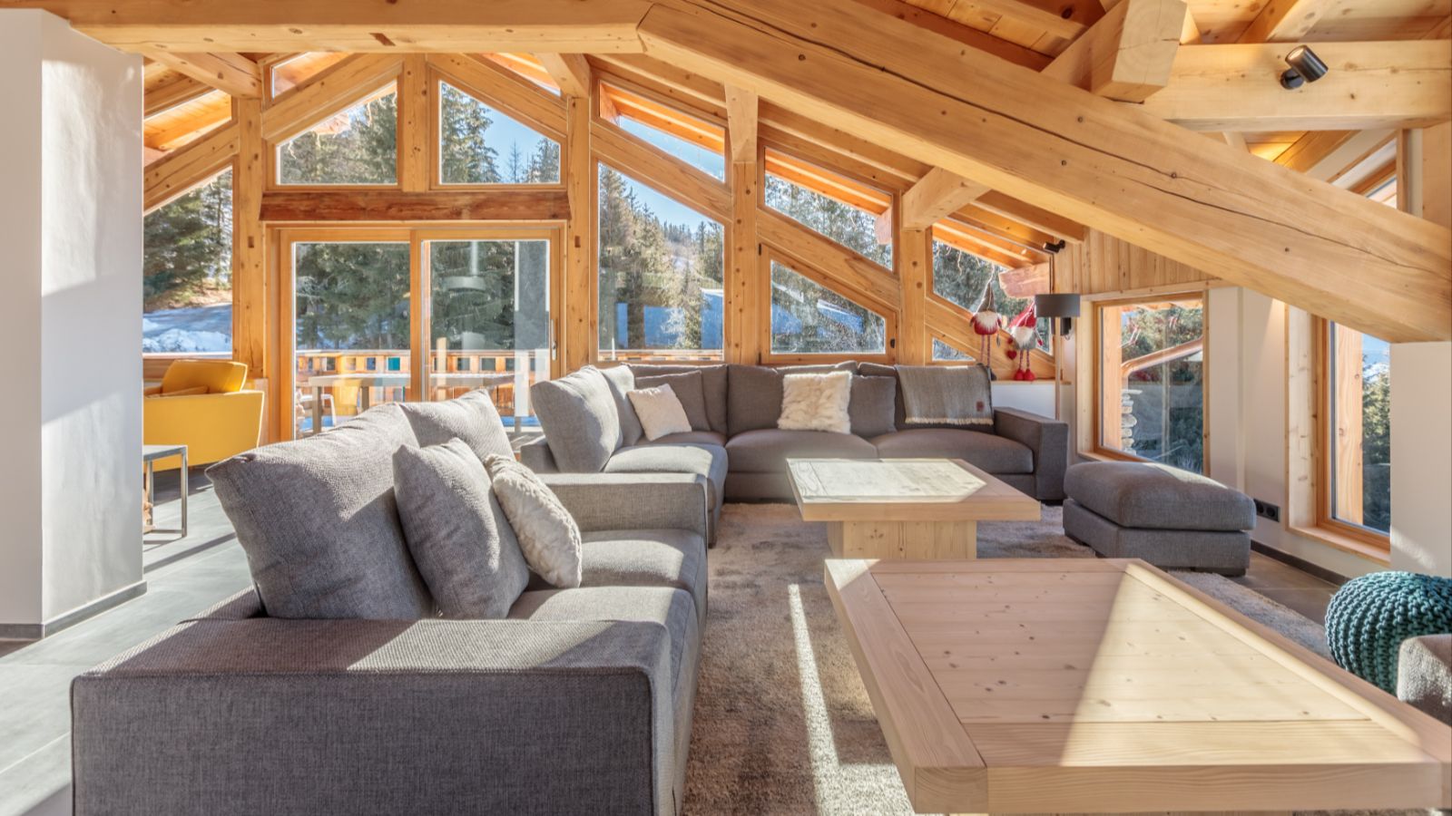 Luxury-Ski-Chalet-Les-Arc-Chalet-La -Source-arc-1800- OSC-Lounge3.jpg