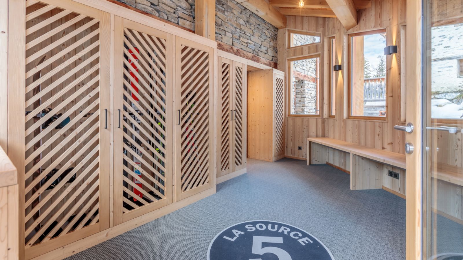 Luxury-Ski-Chalet-Les-Arc-Chalet-La -Source-arc-1800- OSC-Skiroom.jpg